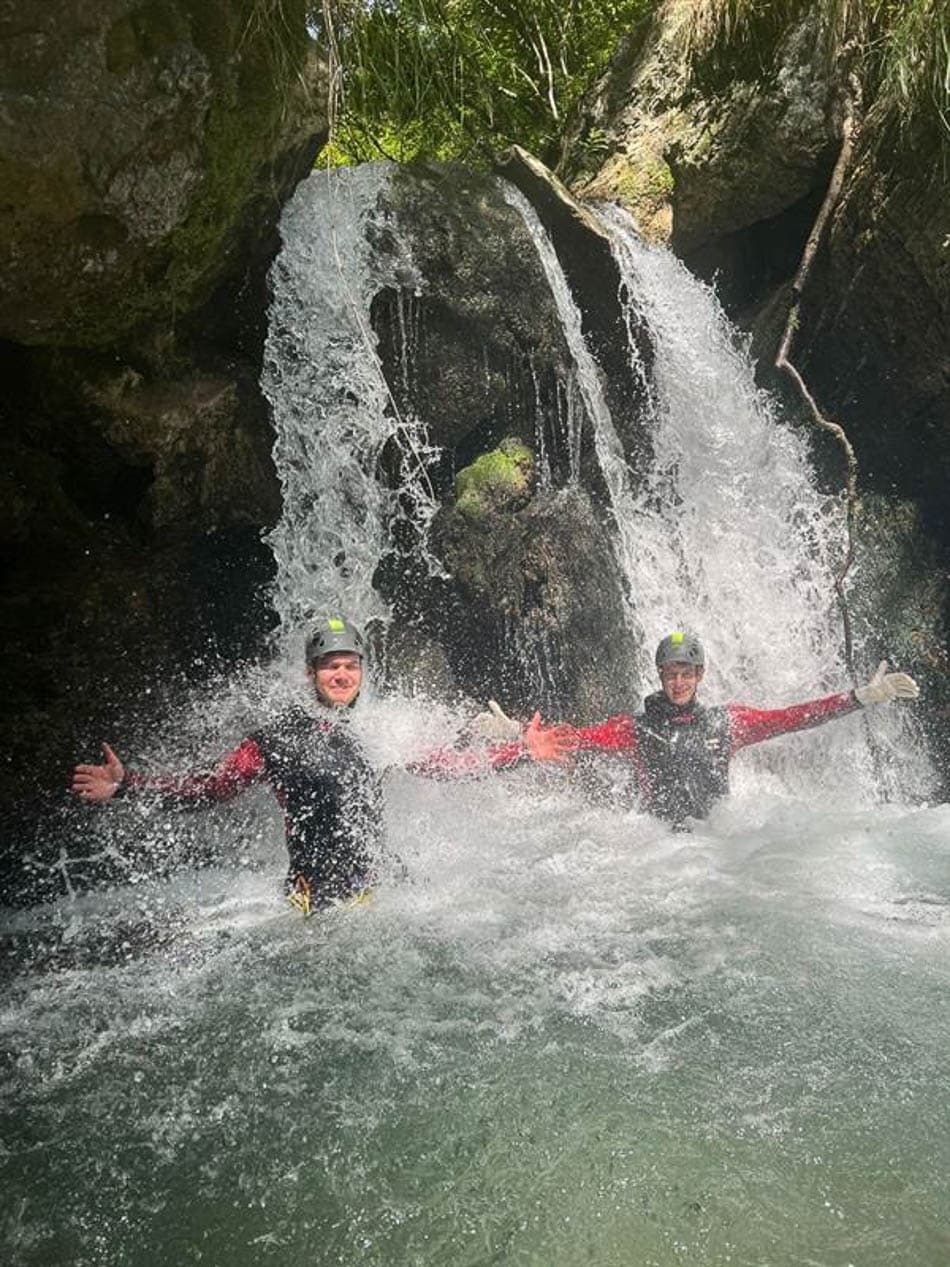 977bad7d-2938-4ebe-afc8-5c09544ff7cf-mountain-moments-agent-w950