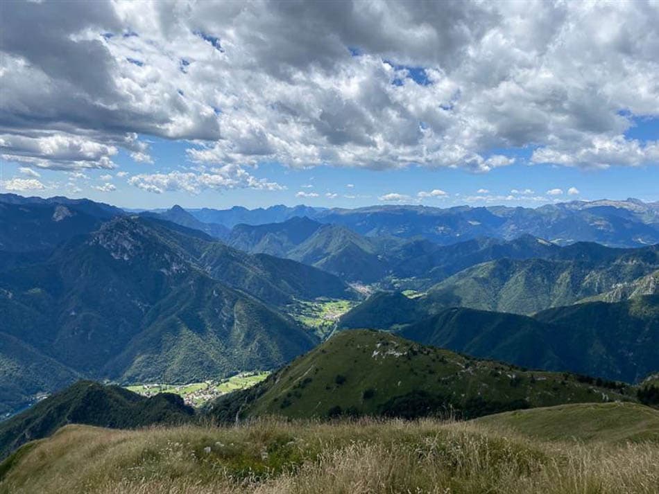 f197b230-9ecd-47cf-83fe-e65b21e221f2-mountain-moments-agent-w950